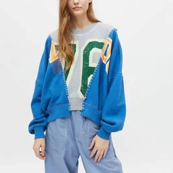BDG Urban Outfitters Martina Spliced Crew Neck Sweatshirt Pullover Medium - Picture 1 of 9